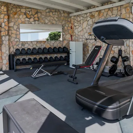 ヴィラ Di Fiore - Private Up To 10 Guests With Pool Sauna And Gym *