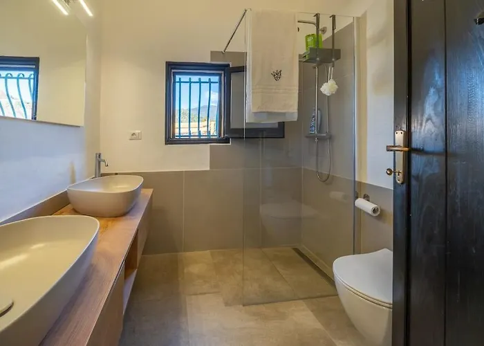 Di Fiore - Private Up To 10 Guests With Pool Sauna&gym Villa